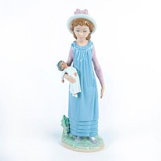 Belinda with Her Doll 1015045 - Lladro Porcelain Figure