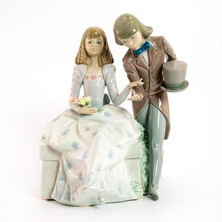 Courting Time 1005409 - Lladro Porcelain Figure
