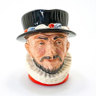Beefeater D6206 ER - Large - Royal Doulton Character Jug