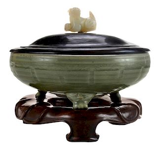 Ming Celadon-Glaze Longquan Tripod