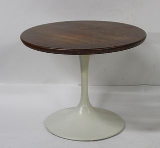 Knoll, Eero Saarinen Wood Top Table.