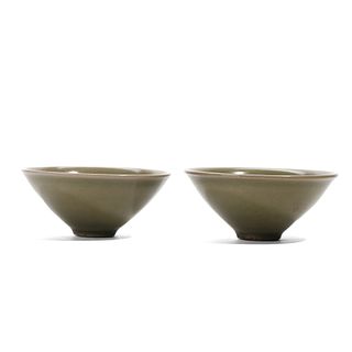 A PAIR OF LONGQUAN CUPS
