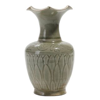 A LONGQUAN FLOWER-FORMED MOUTH VASE