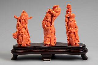 Three Buddhist gods. China. s.XX.
Coral.
Wood base.