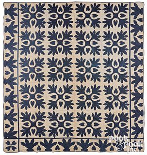 Blue and white heart and leaf quilt, late 19th c.