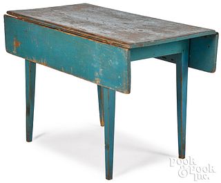 Painted pine drop-leaf table, 19th c., retaining a