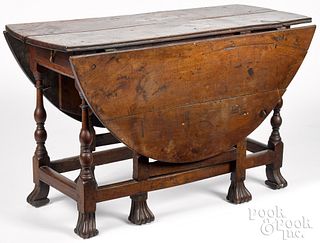 George I walnut gateleg table, ca. 1740