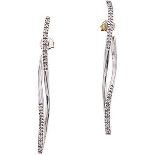 PAIR OF EARRINGS WITH DIAMONDS IN 14K WHITE GOLD Brilliant cut diamonds ~0.25 ct. Weight: 5.1 g