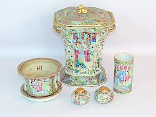 Grouping of Chinese Export Porcelains