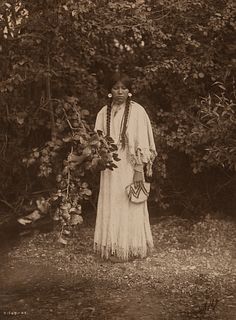 Edward Curtis, Nespilim Girl, 1908