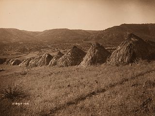 Edward Curtis, Apache Village, 1906