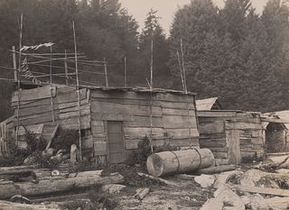 Edward Curtis, Old Houses - Neah Bay, 1915