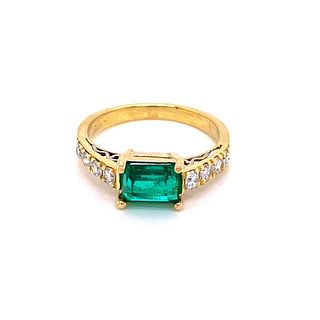 18k Colombian Emerald Diamond Ring