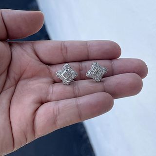 Diamond and 18K Earrings.