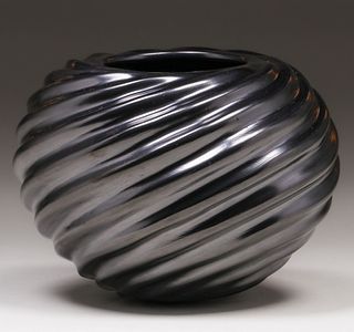 Hector Ortega Mata Ortiz Spiral Vase c1990s