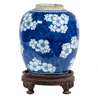 LATE QING CHINESE PORCELAIN GINGER JAR WITH REMNANTS OF RETICULATED WOODEN LID & WOODEN STAND