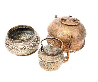 LOT OF THREE VINTAGE MIDDLE EASTERN COPPER POTS