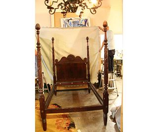 ANTIQUE WOOD FOUR POSTER BED