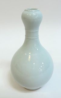 Qianlong Celadon Glazed Vase