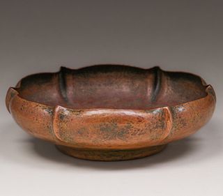 Arts & Crafts Hammered Copper Fruit Bowl c1910