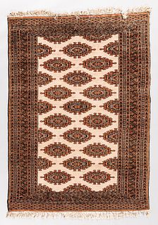 "Kepse-Gul" Rug, Pakistan, c. 1990, approx. 4 ft. x 6 ft.