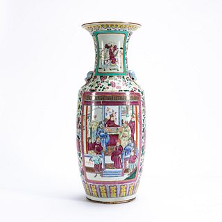 TALL CHINESE FAMILLE ROSE VASE WITH WARRIORS
