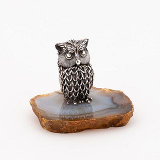 CARTIER SMALL .800 SILVER SCULPTURE OWL ON AGATE