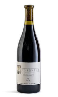 A Torbreck Run Rig bottle, vintage 2002.
Torbreck Vintners.
Category: Syrah red wine. Marananga, Barossa Valley (Australia).