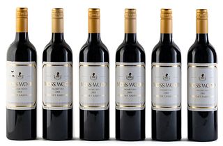 Six Moos Wood Margaret River bottles, 2004 vintage.
Domaine Moos Wood.
Category: Cabernet Sauvignon red wine. Wilyabrup (Australia).