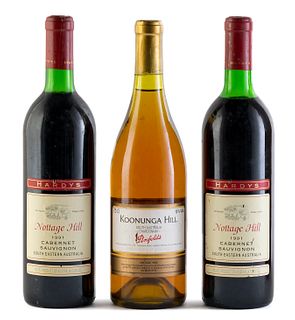 Set of a Koonunga Hill bottle, vintage 1992 and two Hardys Nottgate Hill, vintage 1991.
Penfolds Wines Pty and Hardy & Sons Pty.
Categories: Cabernet 