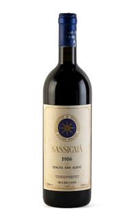 A bottle of Sassicaia Tenuta San Guido, vintage 1986.
Category: red wine. D.O.C. Bolgheri Sassicaia, Italy.