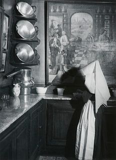 Brassai (d.i. Gyula Halász) Hospice de Beaune. 1951. Silbergelatine. Abzug von 1973. 30 x 22 cm. Auf Karton montiert. Unterhalb des Bildes mit schwarz