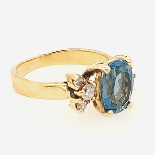 18K Yellow Gold Blue Topaz and diamond Ring