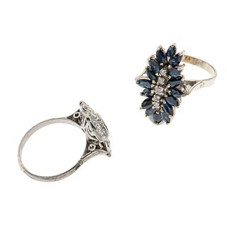 Dos anillos vintage con zafiros y diamantes en plata paladio. Talla: 8 Y 9