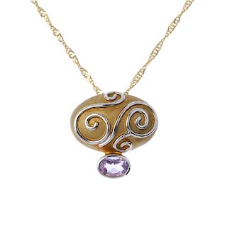 CLOGAU - a 9ct gold amethyst pendant. Of bi-colour design, the oval-shape amethyst, below a textured