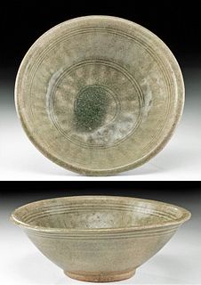 15th C. Thai Sawankhalok Celadon Pottery Bowl
