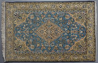 Oriental Style Carpet, 4'6 x 7'.
