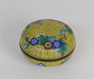 Chinese Cloisonne Circular Covered Box, Qing Dynasty 19th century