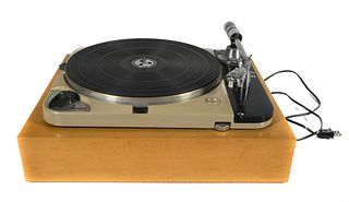 Vintage Thorens TD124 Turntable Record Player