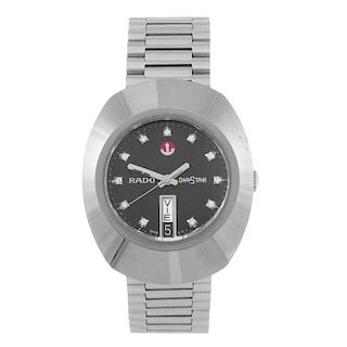 RADO - a gentleman's Diastar bracelet watch. Stainless steel case. Reference 636.0308.3. Signed auto