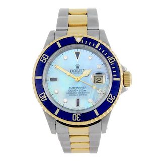 ROLEX - a gentleman's Oyster Perpetual Date Submariner bracelet watch. Circa 1997. Stainless steel c