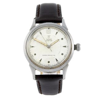 TUDOR - a gentleman's Oyster wrist watch. Stainless steel case. Reference 4540, serial 466915. Signe