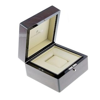 AUDEMARS PIGUET - a complete watch box. <br><br>Inner box is in a pleasant condition with very light