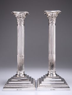 A LARGE PAIR OF EDWARDIAN SILVER COLUMNAR CANDLESTICKS, Wil