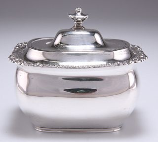 A GEORGE V SILVER CADDY, by Robert Pringle & Sons, London 1