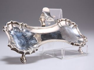 A GEORGE II SILVER SNUFFERS TRAY, by James Gould, London 17