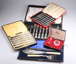 A GROUP OF BOXED SILVER AND PLATED FLATWARE AND SERVING PIE
