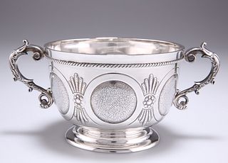 A GEORGE V SILVER TWO-HANDLED BOWL, by Carrington & Co, Lon