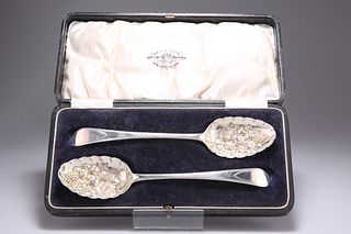 A PAIR OF GEORGE III SILVER TABLESPOONS, by Robert Scott II