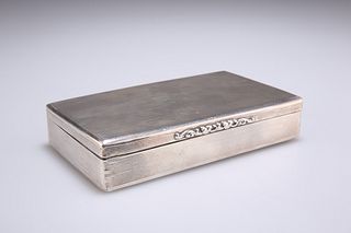 A LARGE VICTORIAN SILVER TABLE SNUFF BOX, by George Unite, 